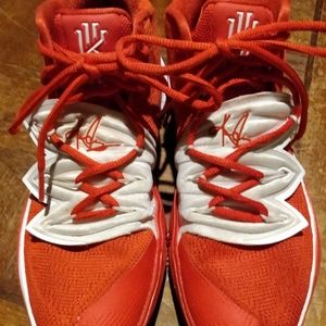 Kyrie irving basketball shoes